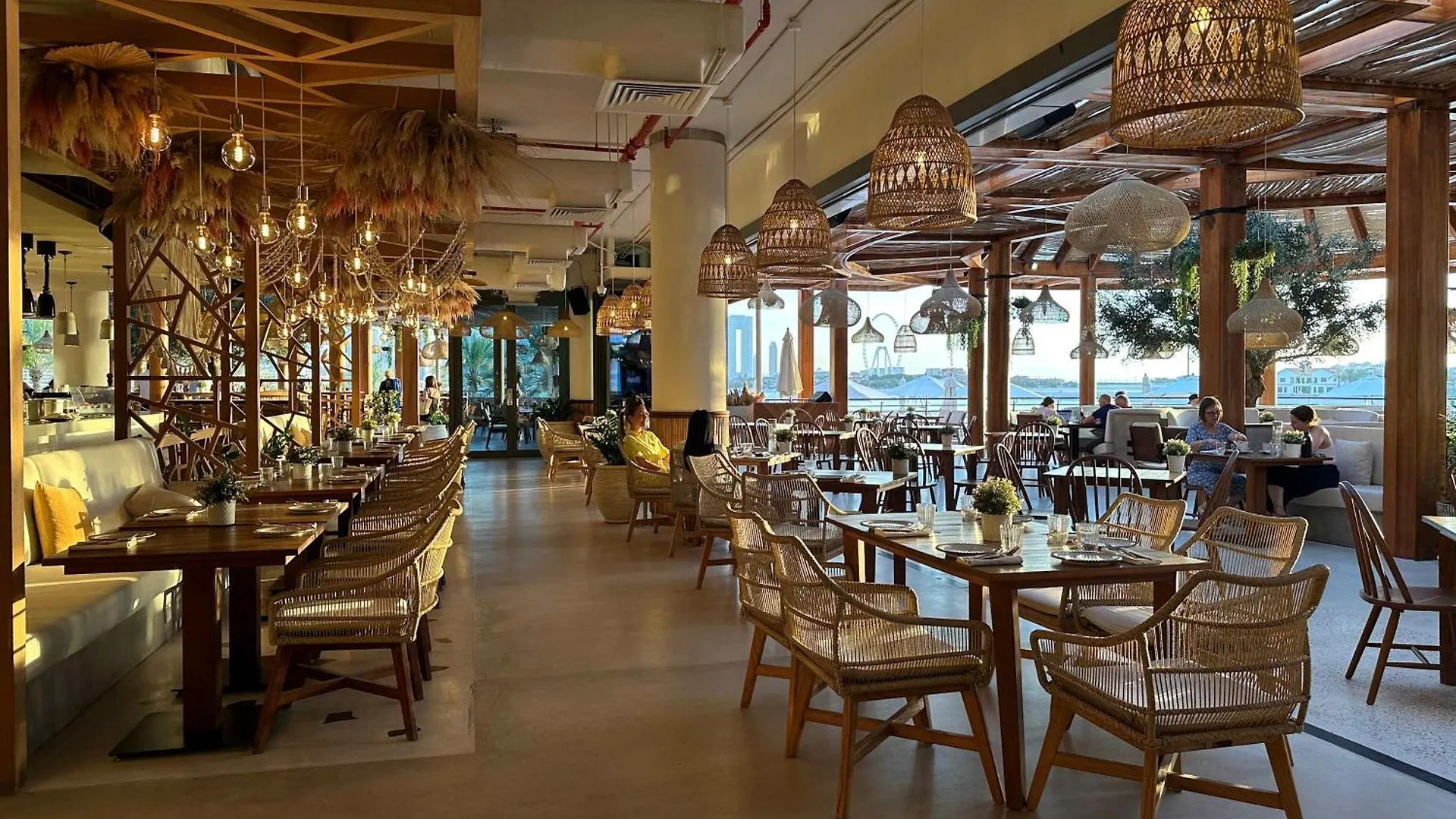 Upgraded 1Br Paradise With Private Garden - Oceana Dubaj Egyesült Arab Emírségek