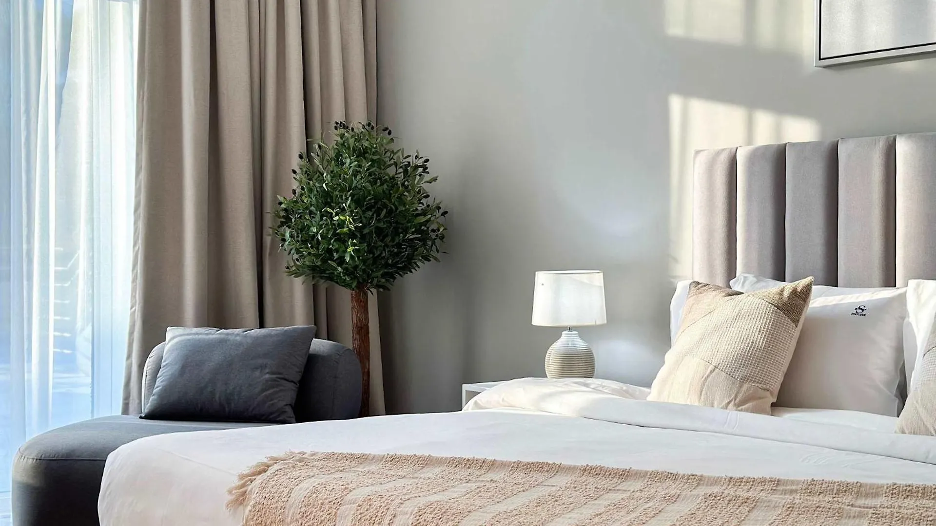 Upgraded 1Br Paradise With Private Garden - Oceana Dubaj