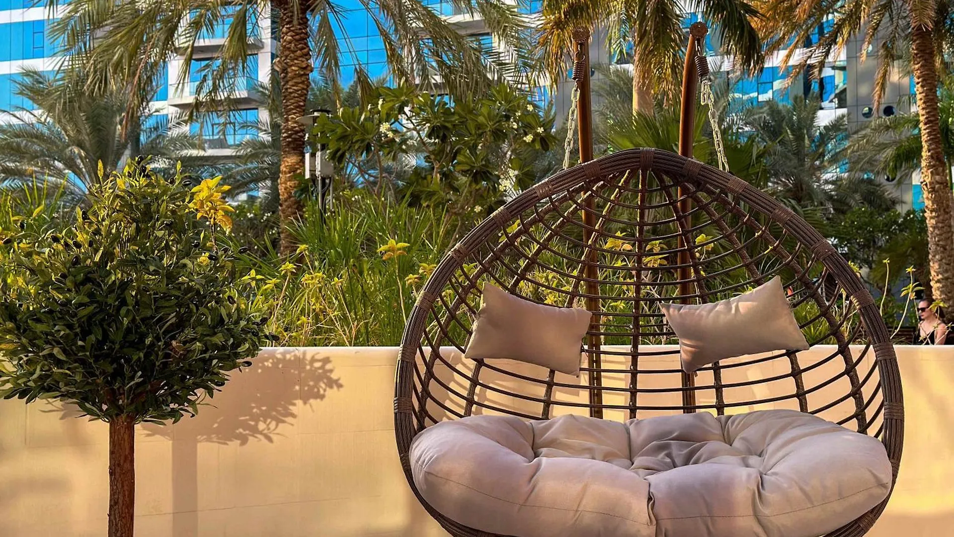 Upgraded 1Br Paradise With Private Garden - Oceana Dubaj